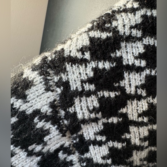 houndstooth pattern sweater - Picture 2 of 8